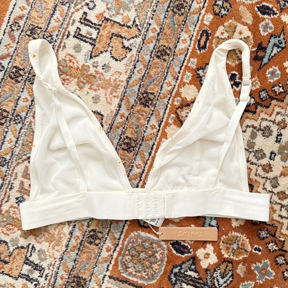 SKIMS Cream and Gold Floral Bra - Picture 11 of 12